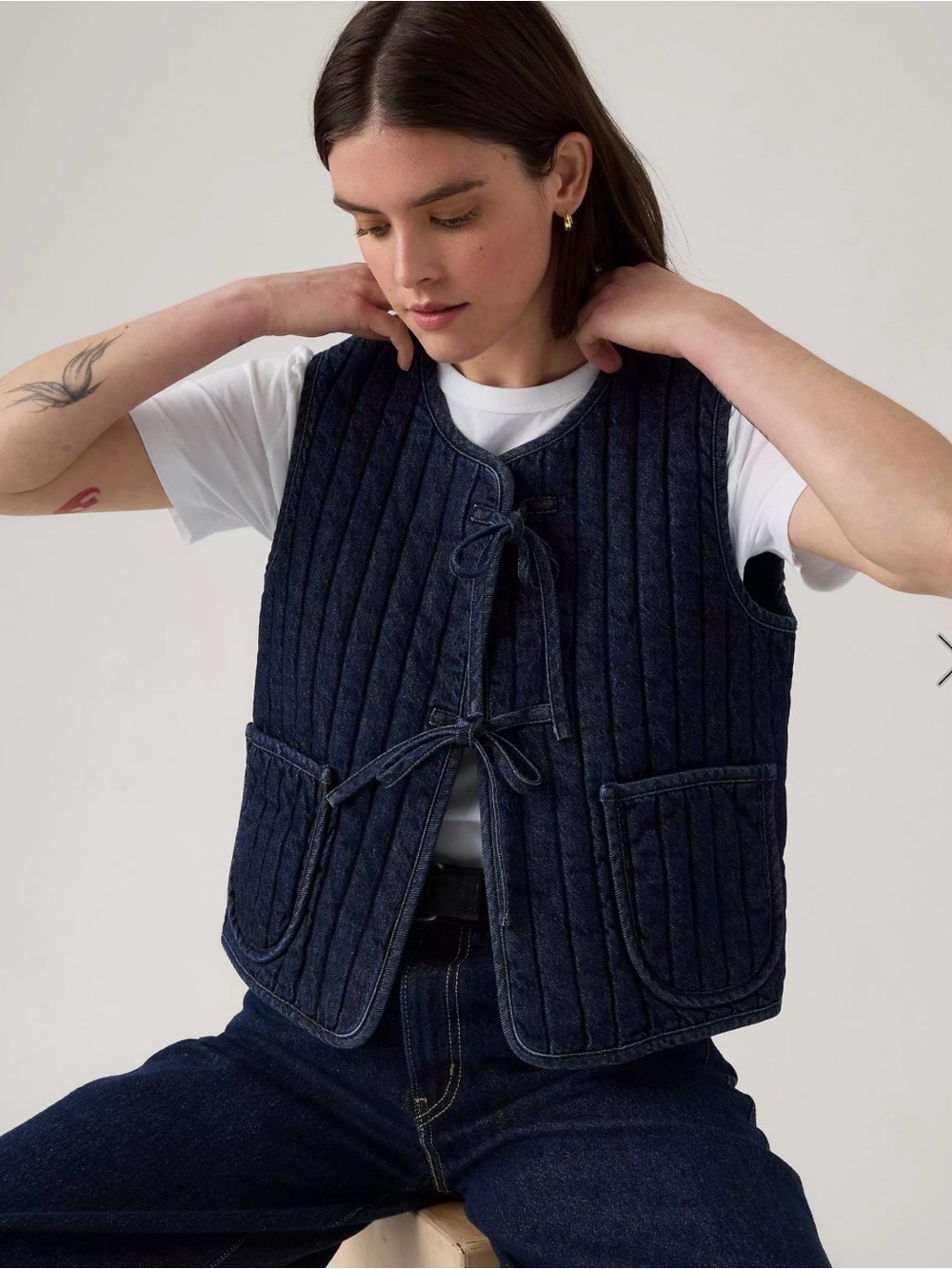 Levi's Dark Denim Quilted Tie-Front Vest - Picture 2 of 8